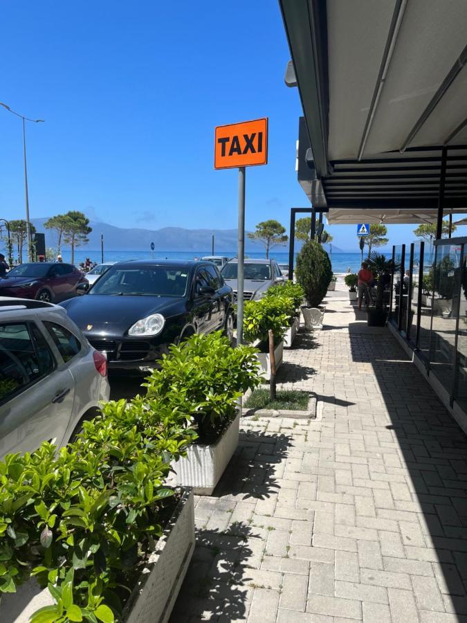 Gloria'S Apartment Lungomare Vlorë Екстериор снимка