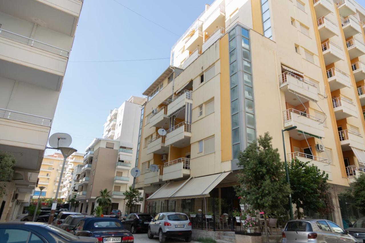 Gloria'S Apartment Lungomare Vlorë Екстериор снимка