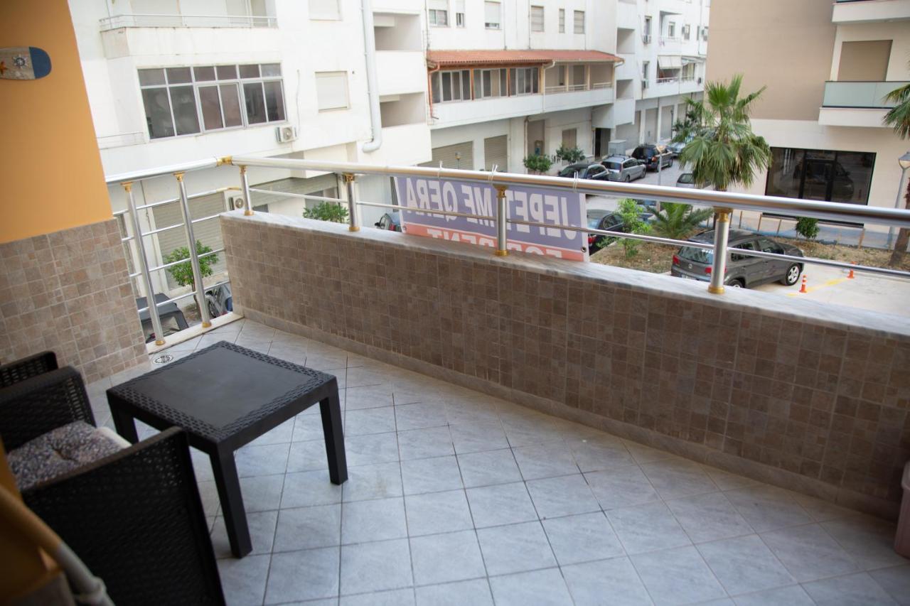 Gloria'S Apartment Lungomare Vlorë Екстериор снимка